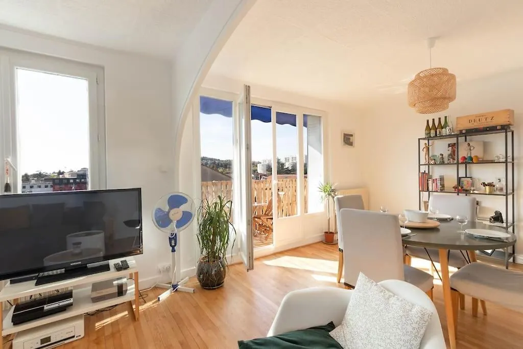 Cabana & Grand Appartement Cosy - Parking & Balcon Villefranche-sur-Saone 0*,  France