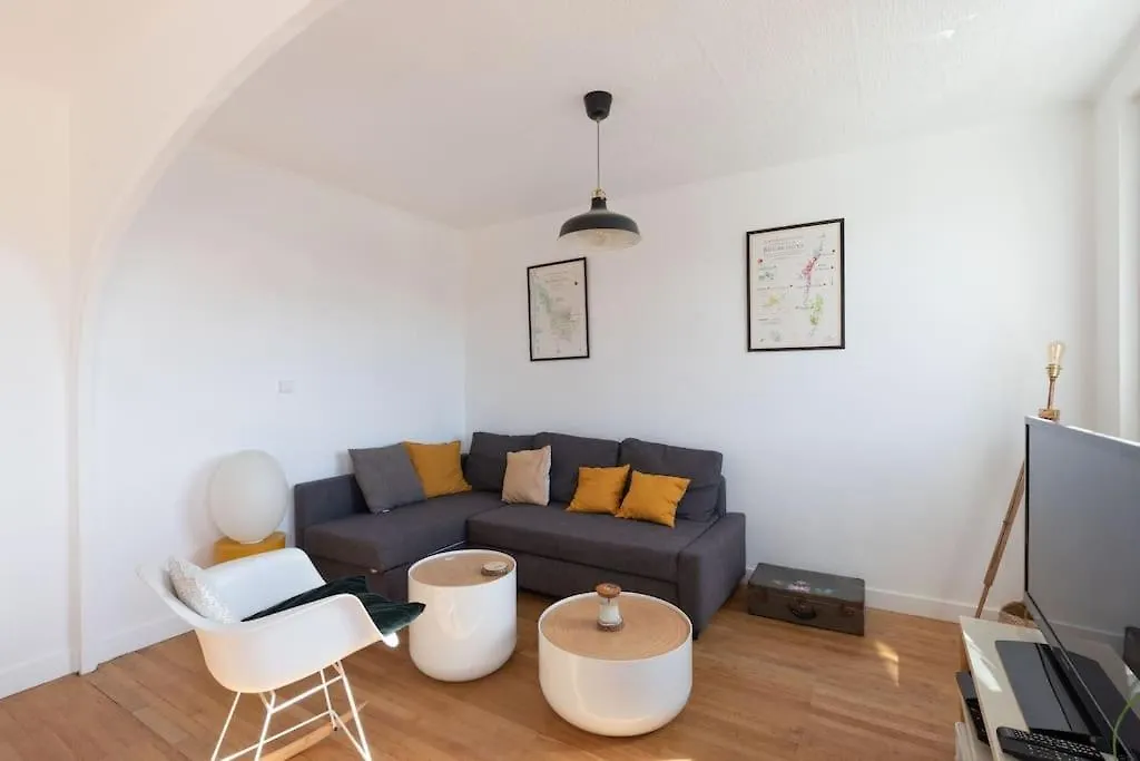 Cabana & Grand Appartement Cosy - Parking & Balcon Villefranche-sur-Saone Apartment