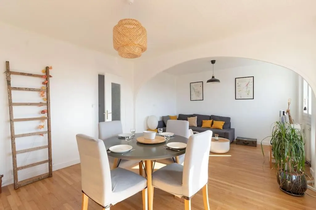 Apartment Cabana & Grand Appartement Cosy - Parking & Balcon Villefranche-sur-Saone France