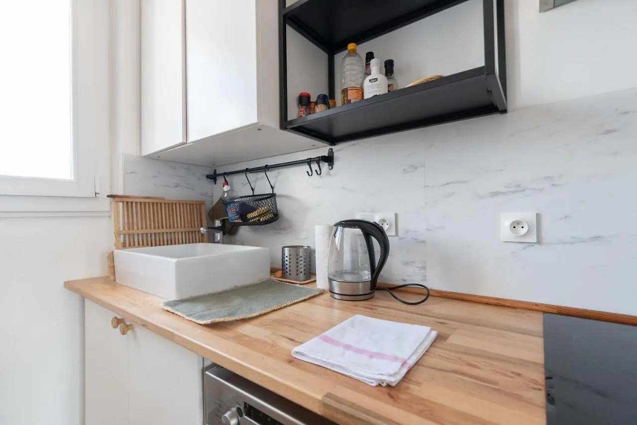 Cabana & Grand Appartement Cosy - Parking & Balcon Villefranche-sur-Saone 0*,  France